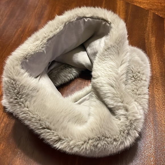 Faux Fur Collar Scarf Infinity Wrap Scarf - Picture 1 of 8